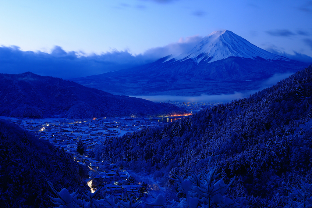 夜明けの富士山