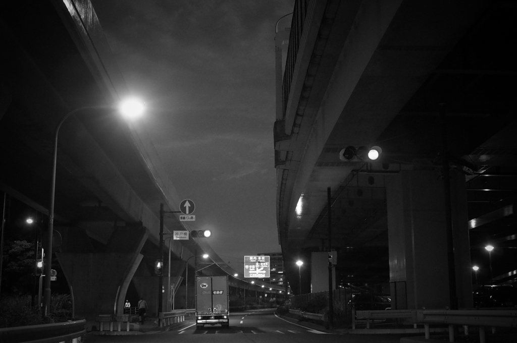 横浜19時２７分