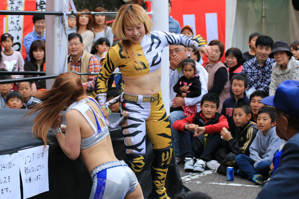 猫子しっぽパーンチ