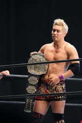 第６３代ＩＷＧＰヘビー級チャンピオン　オカダ