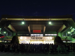 月さえも眠る夜