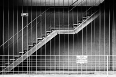 檻の中の階段