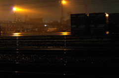 雨の貨物駅１