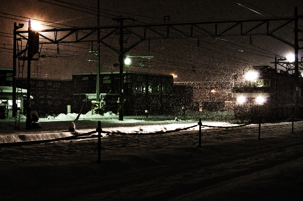 雪の貨物駅２
