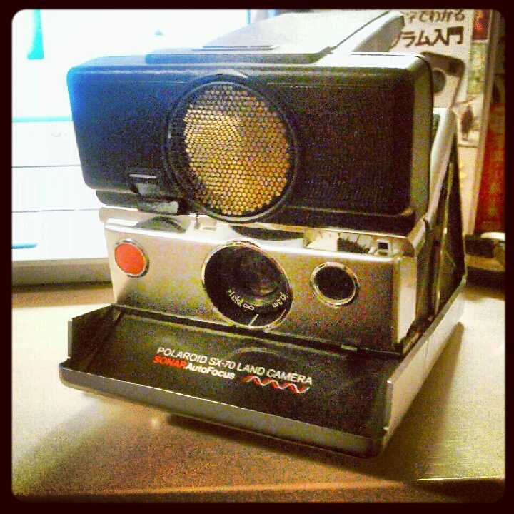 SX-70　SONAR Autofocus　黒銀