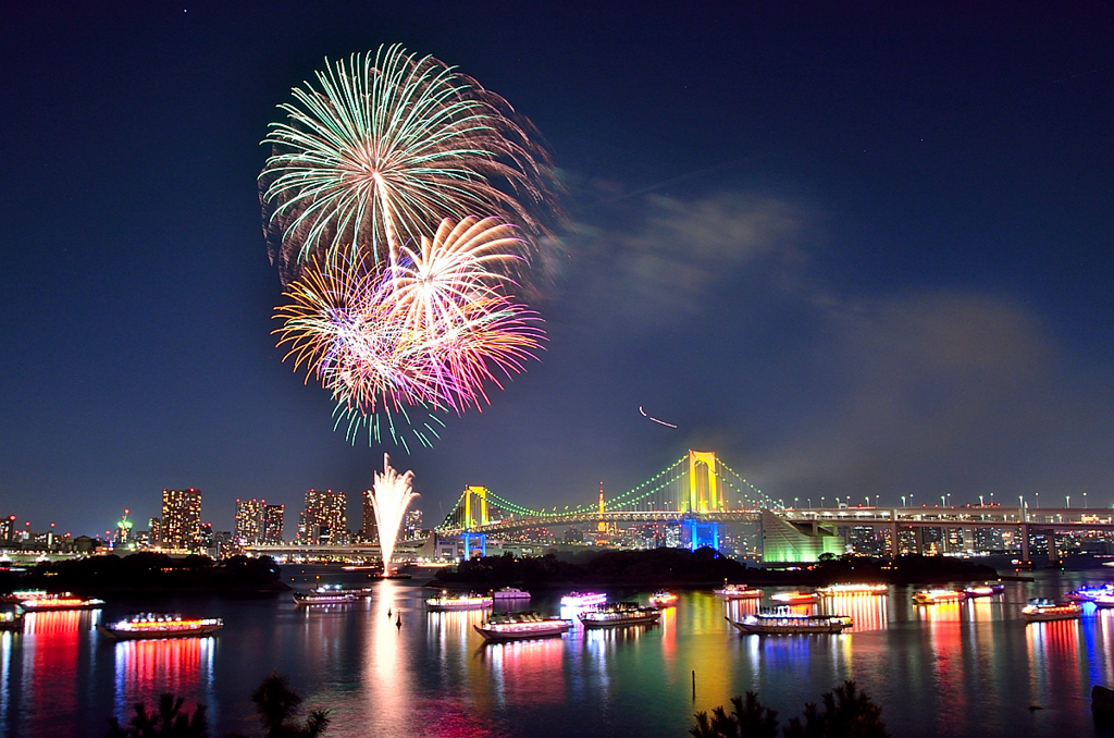 お台場レインボー花火 By ジャッカル Id 写真共有サイト Photohito