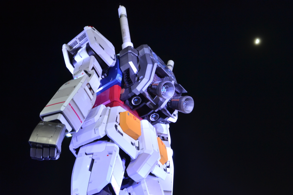 飛び立つガンダム