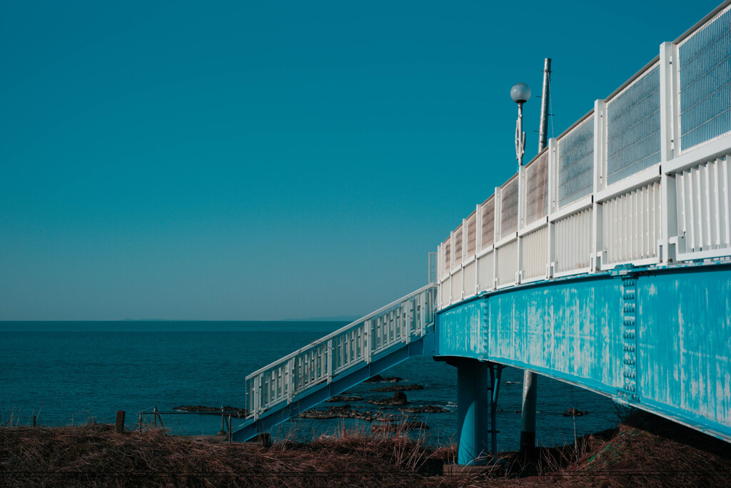 海辺の陸橋