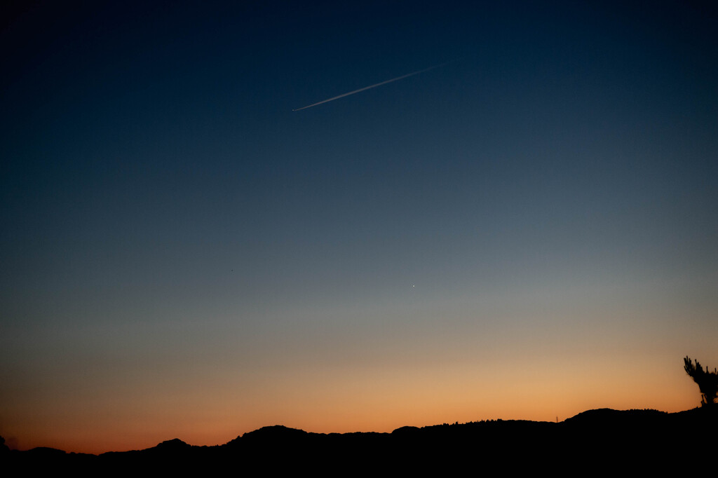 飛行機雲　一番星