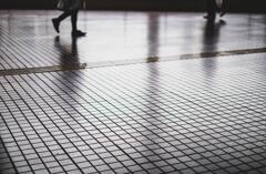 駅にて