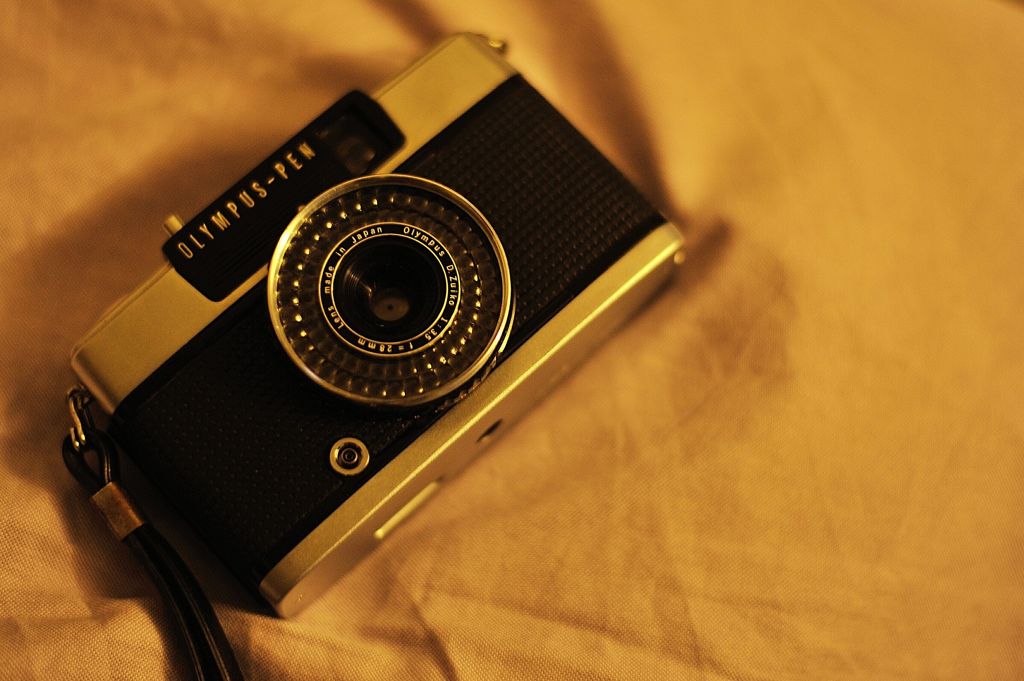 OLYMPUS PEN EE-3