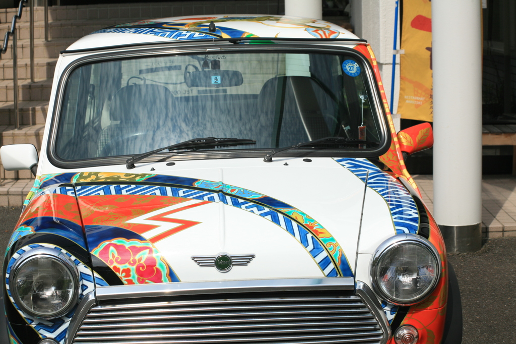 ぶつけたら割れそう