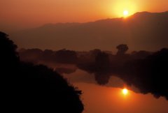 今はここらで日の出