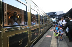 豪華すいーつ列車