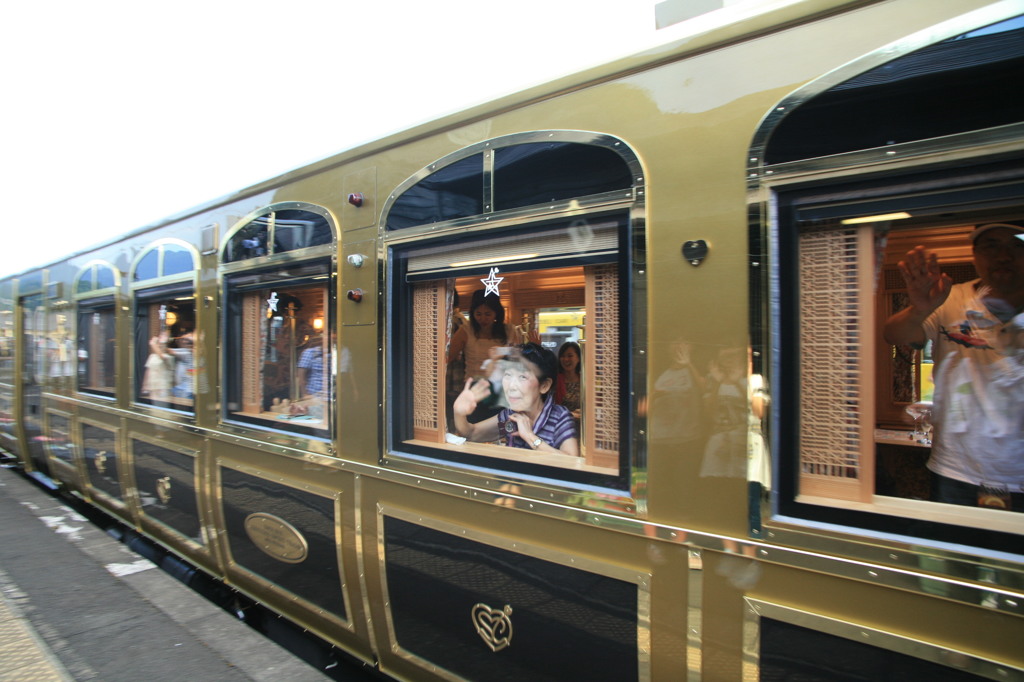 スイーツ列車