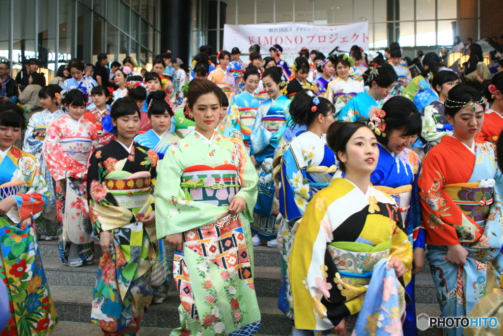 100ヶ国着物完成披露宴