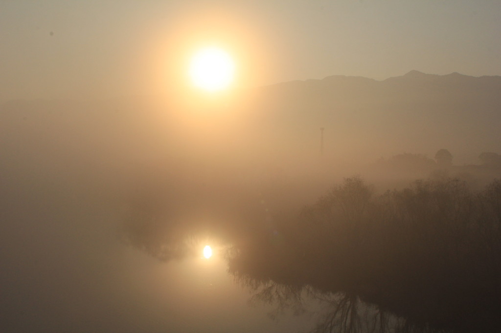 ８時に山の上から