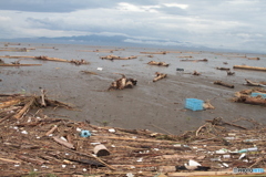 船にぶつかりますね