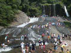 すごい滝ですよ