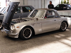 フェアレディ2000かな？