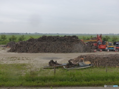 スクリューにあたると