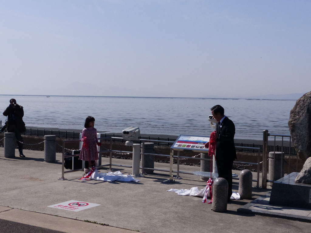 立派な双眼鏡が