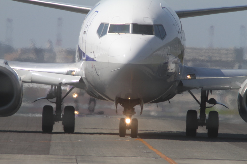 パイロットが手を振ってくれます