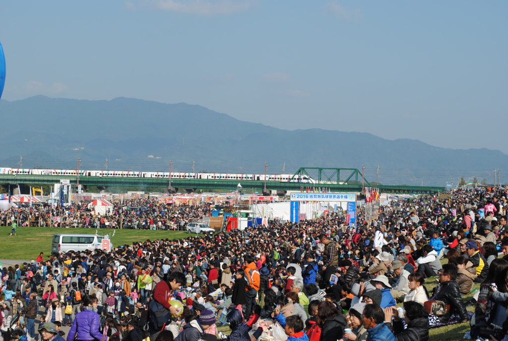 １３０万人入場