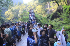 わお、橋が落ちますよ