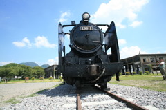 機関庫にもってきました