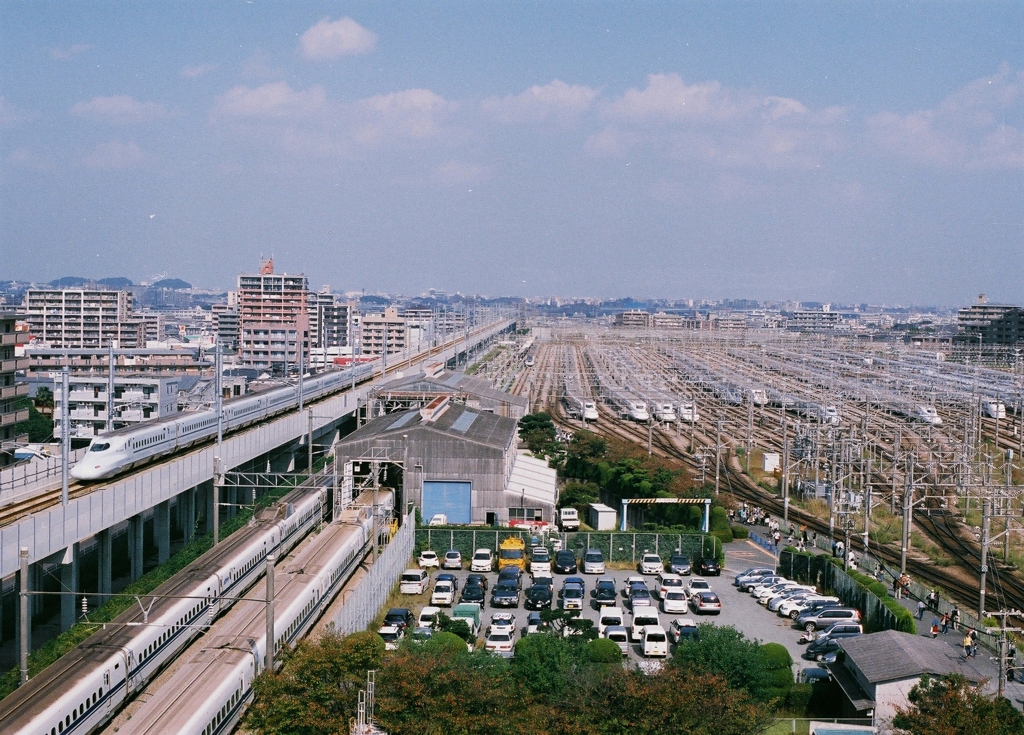 左は九州新幹線