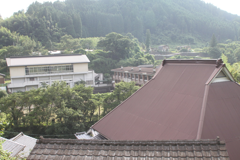 小学校は閉鎖