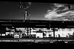 平日の午後のホーム