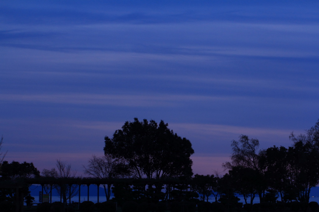 夕暮れ時　曇り空