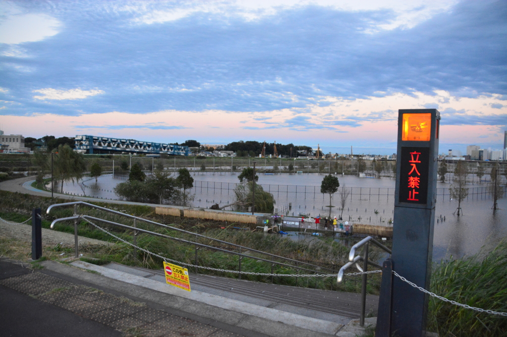 立ち入り禁止DFT_4874