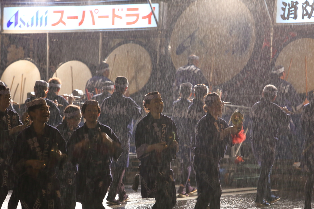 雨の中で