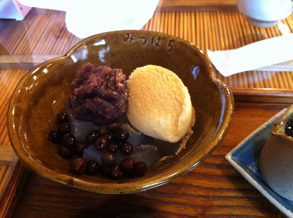 クリームあんみつ