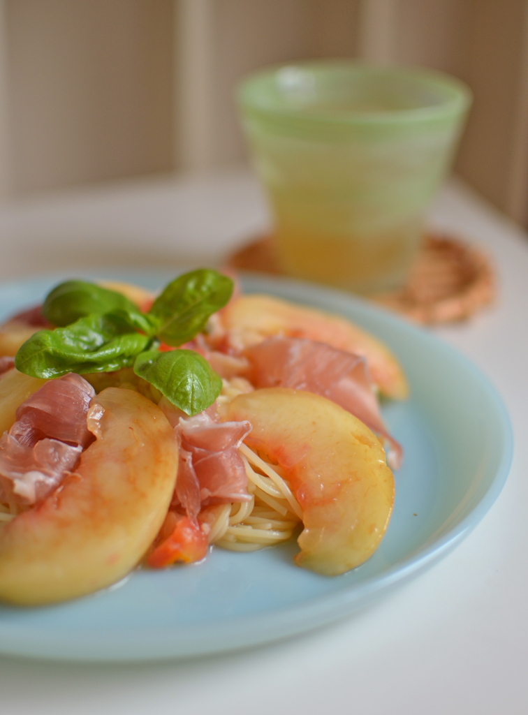 夏の爽やか桃パスタ
