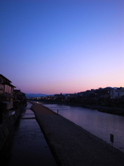 鴨川、朝