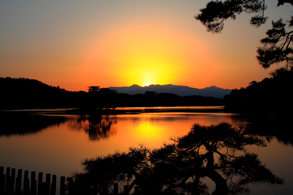 南湖の夕陽