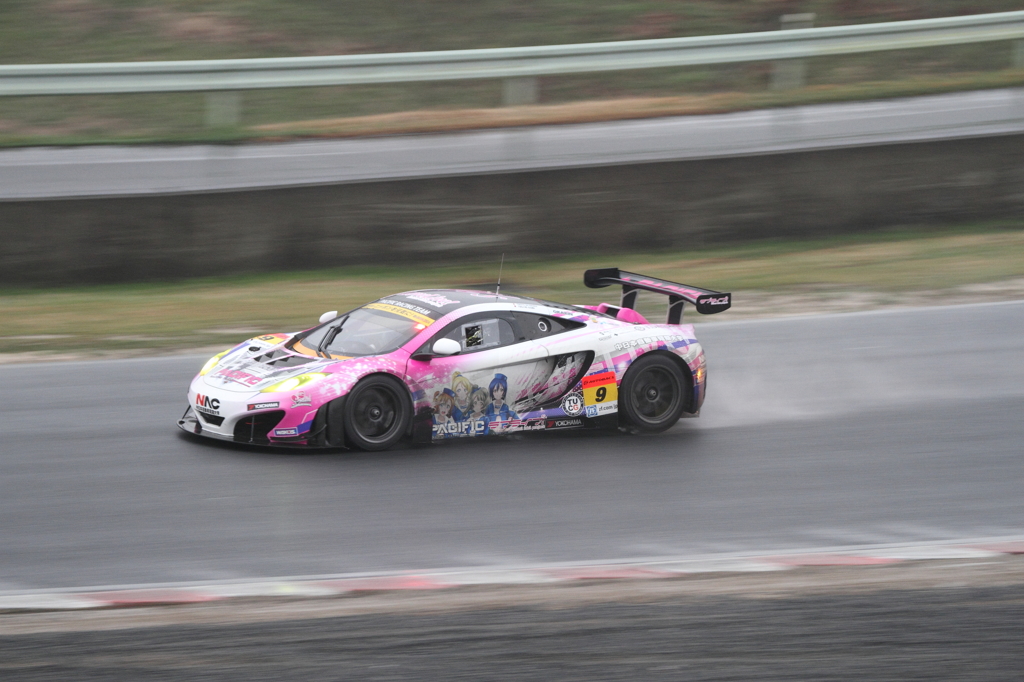 MP4-12C　GT3