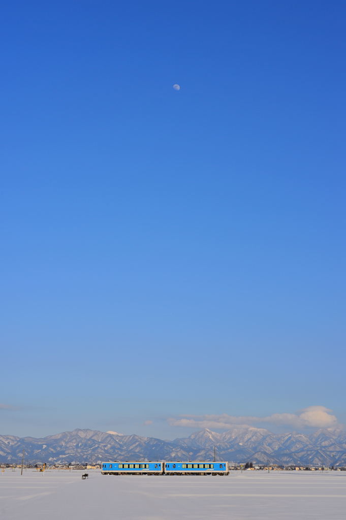左沢線の月