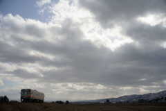 雲に隠れた青空