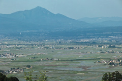 磐梯山と会津盆地と只見線