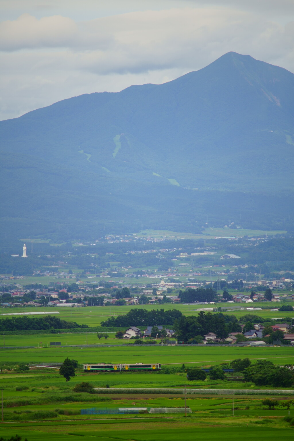 磐梯山と観音様と只見線