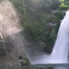 水煙る秋保大滝