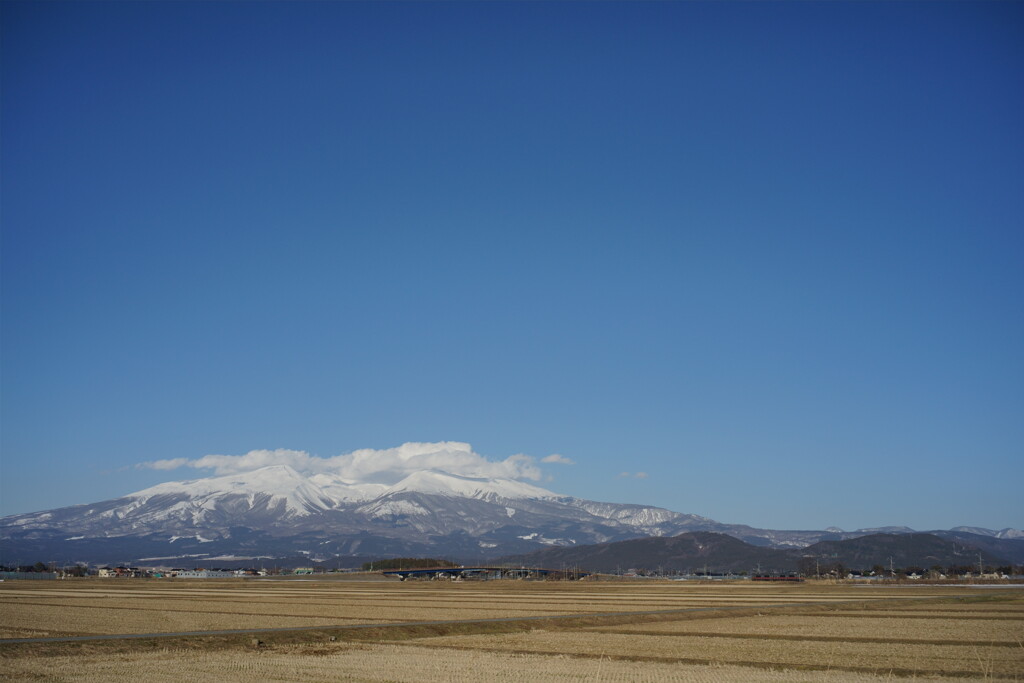 鳥海山の春