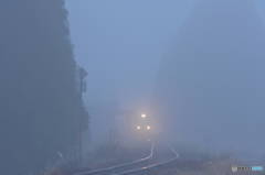 霧の中　蚕桑駅