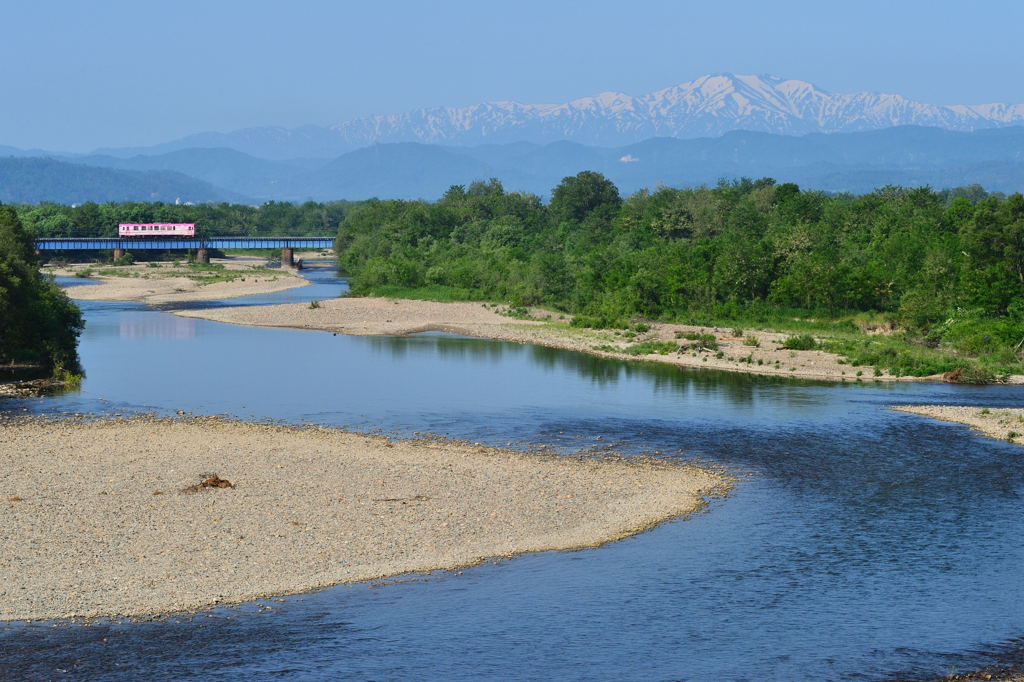 夏の川