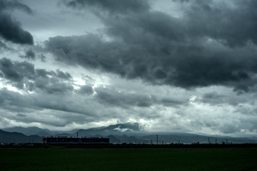 梅雨空を眺めて